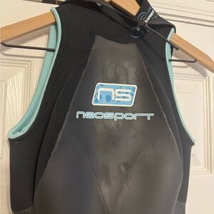 Neosport Sleeveless Wetsuit